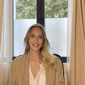 Laura, un thérapeute sexuel à Cannes